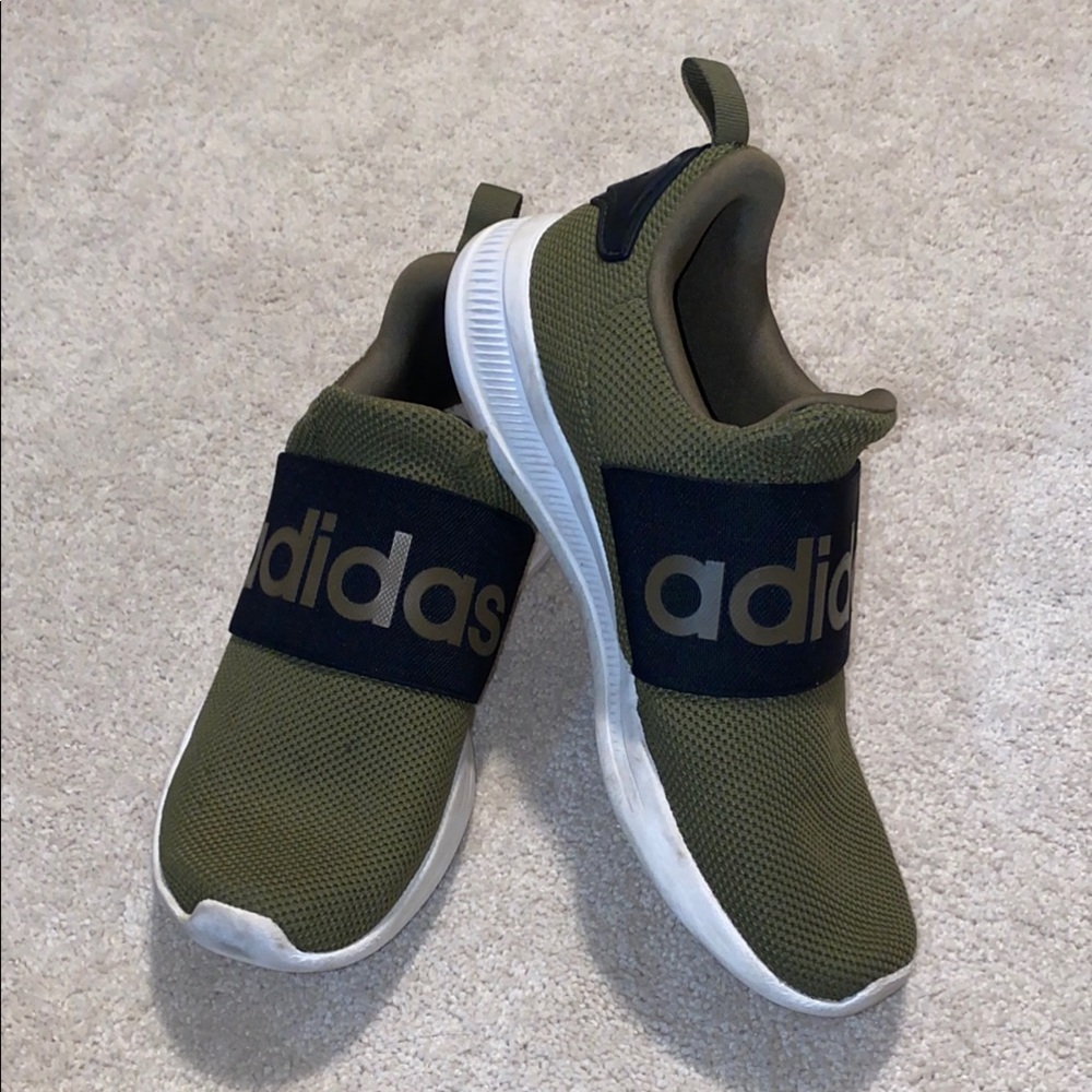 Adidas Green and Blue Sneakers with Streamlined Design - Picture 4 of 5